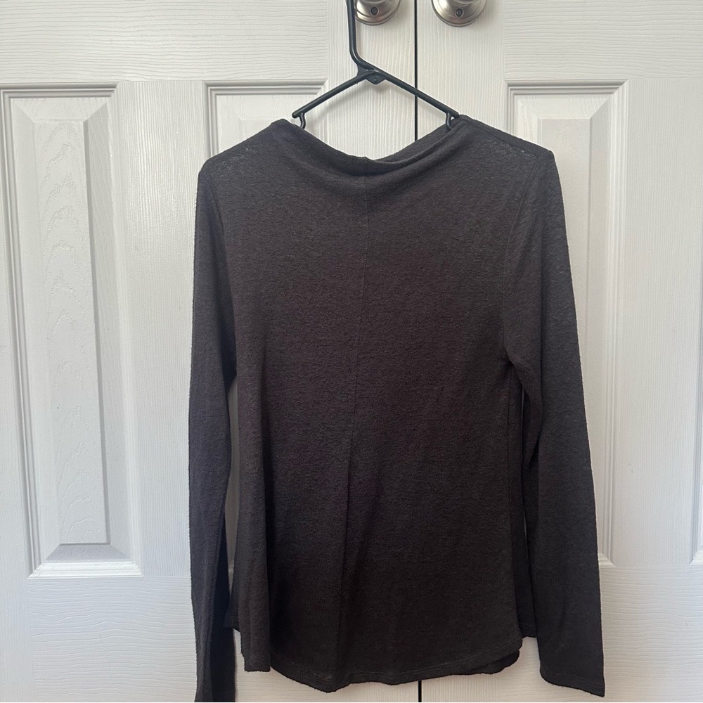 Thin sweater